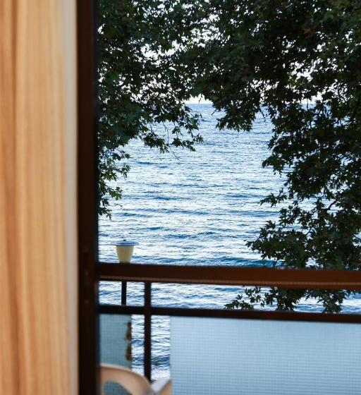 Пансион Astir Rooms