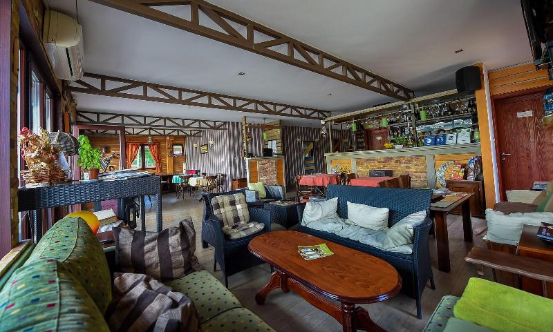 San Art Floating Hostel & Apartments