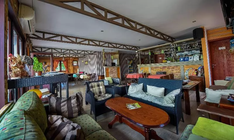 San Art Floating Hostel & Apartments
