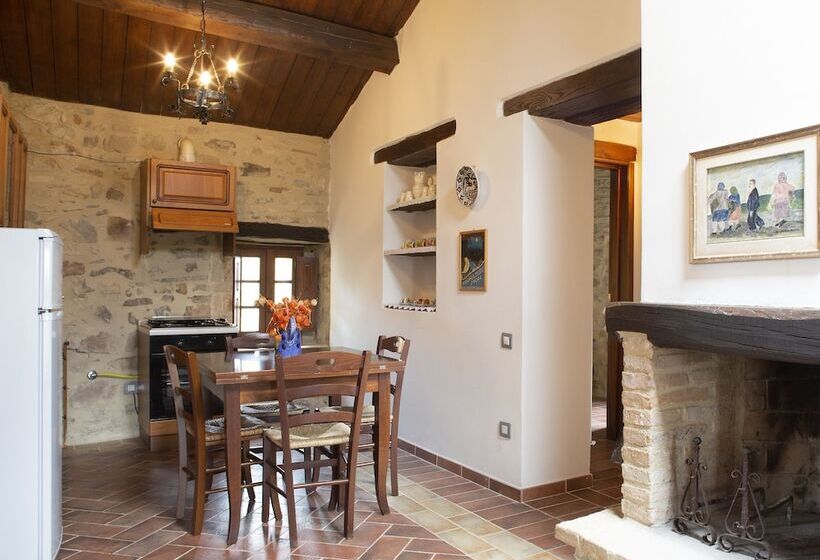 ホテル Castello Di Cisterna