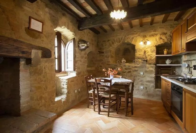 ホテル Castello Di Cisterna
