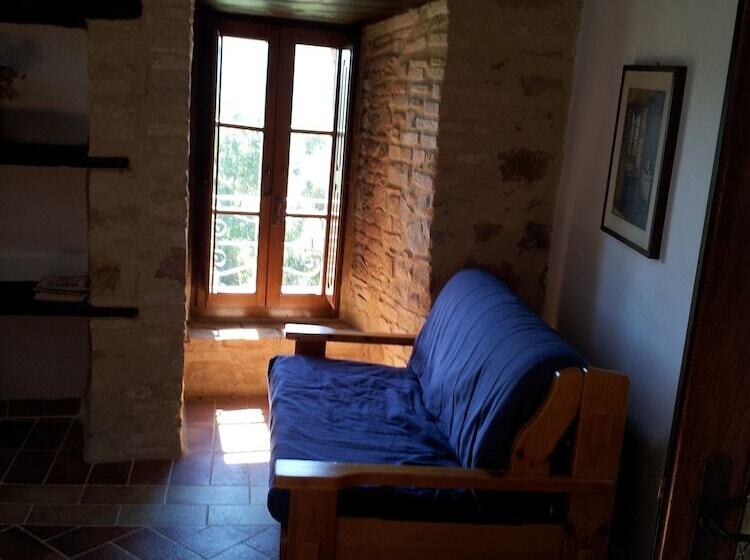 ホテル Castello Di Cisterna