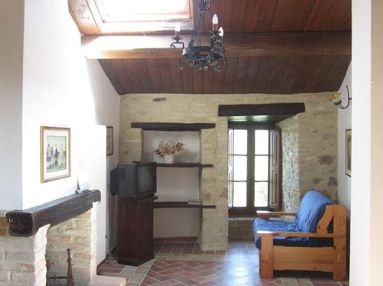 ホテル Castello Di Cisterna