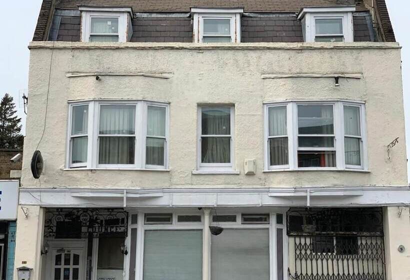 בית מלון כפרי City Lodge London