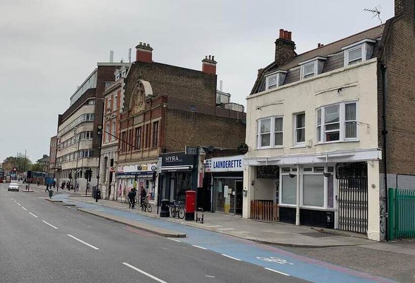 בית מלון כפרי City Lodge London