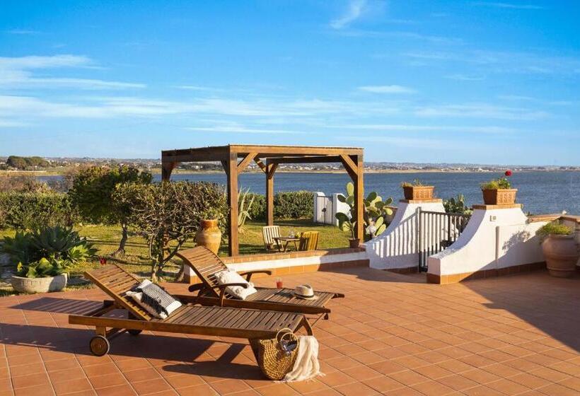 בית מלון כפרי Laguna Dei Fenici