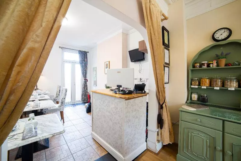 هتل Lina Guest House