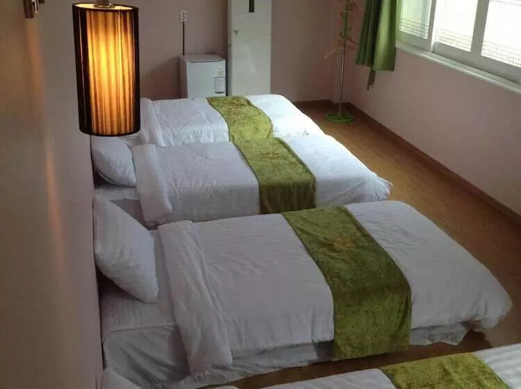 ユースホステル Jeju R Hotel & Guesthouse