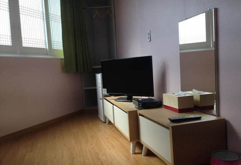 Ostello Jeju R Hotel & Guesthouse