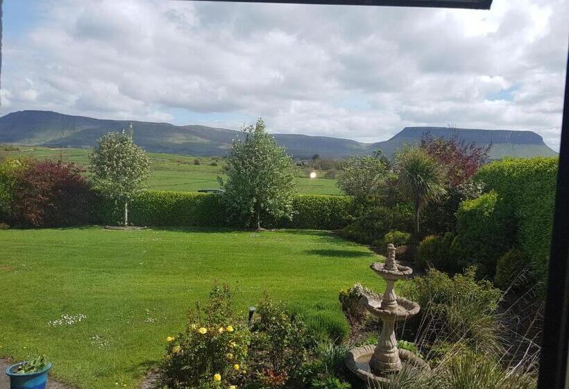 Bed and Breakfast Rowanville Lodge