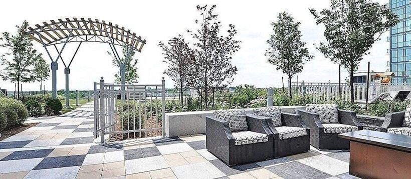 Deluxe Corner Suite   By Elite Suites