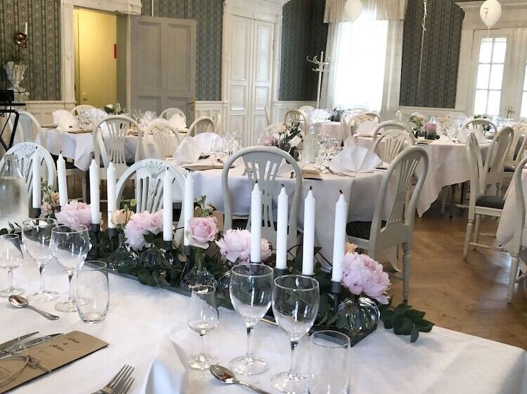 فندق فئة نجمة واحدة Sjöbo Gästgifvaregård