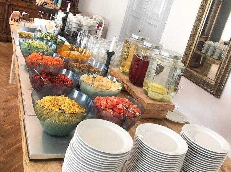 فندق فئة نجمة واحدة Sjöbo Gästgifvaregård