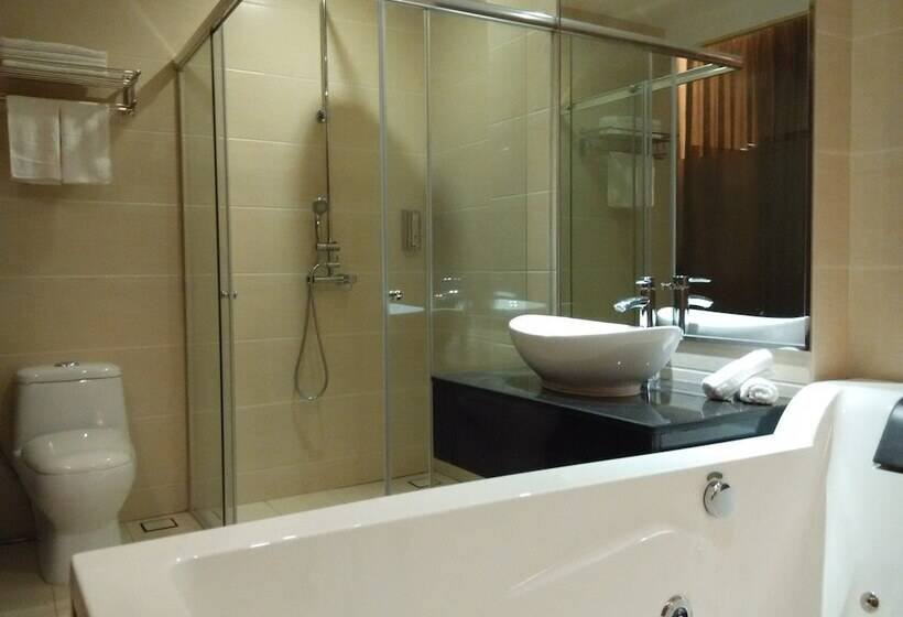 Отель Ampang Inn