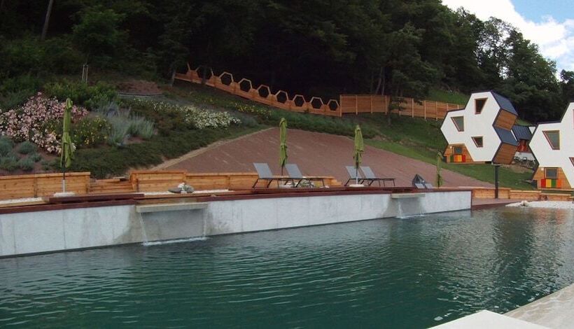 هتل Apartments & Wellness Skok