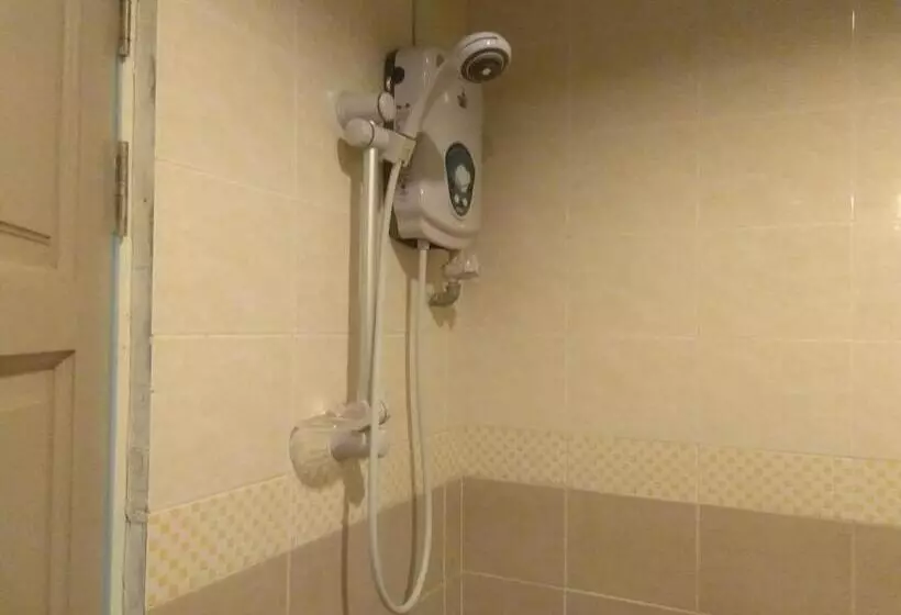 Hotelli Arwana Inn Tok Bali