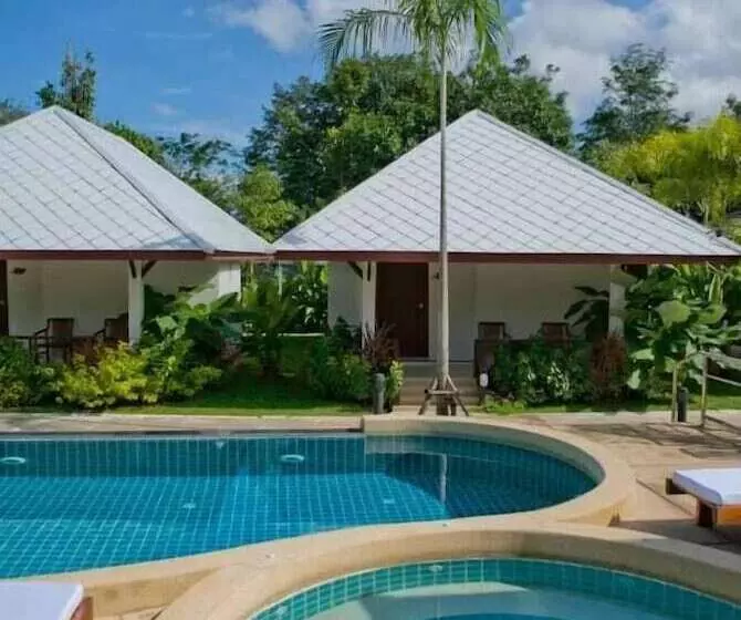 Hotelli Baan Chongfa Resort