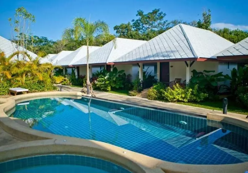 Hotelli Baan Chongfa Resort