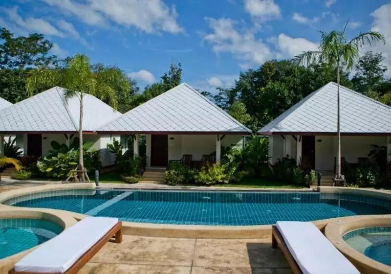 Hotelli Baan Chongfa Resort