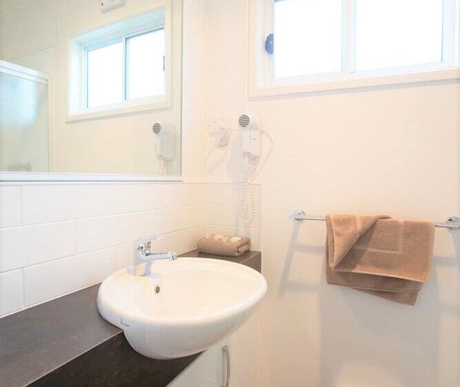 Отель Big4 Mornington Peninsula Holiday Park