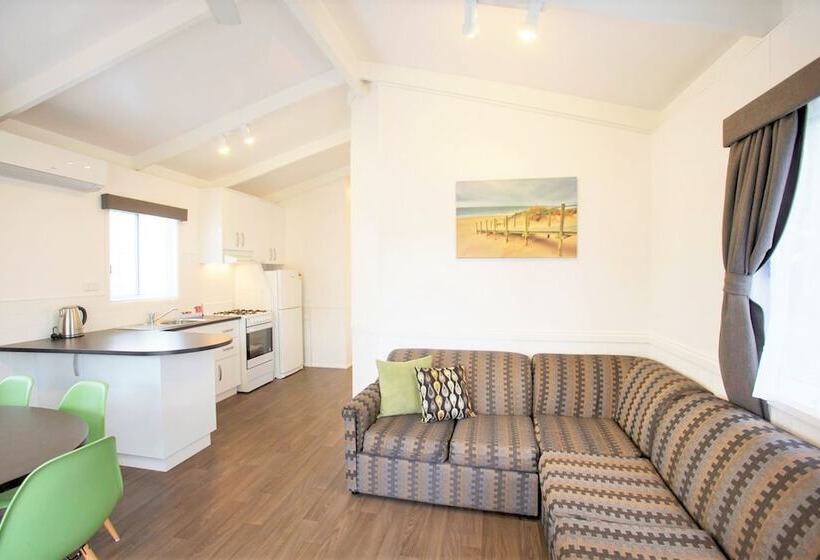 Отель Big4 Mornington Peninsula Holiday Park