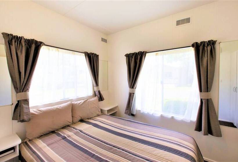 Отель Big4 Mornington Peninsula Holiday Park