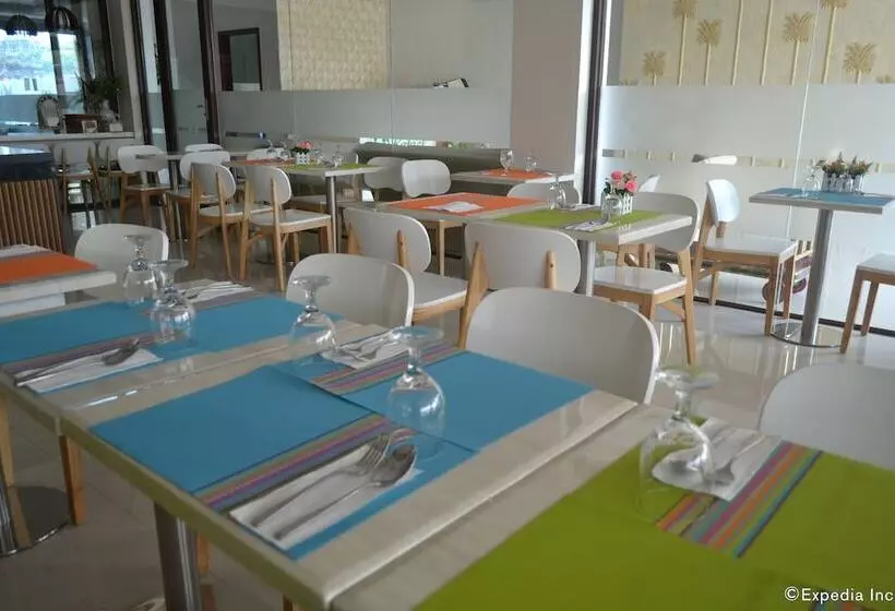 ホテル Casa Rafael Business Inn