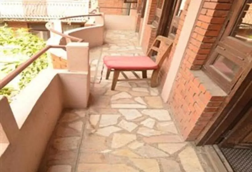 هتل Golden Gate Guest House