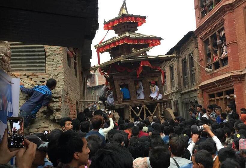 هتل Golden Gate Guest House