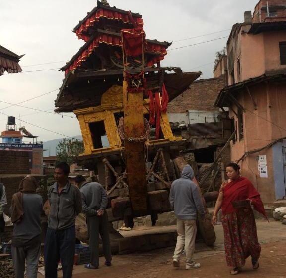 هتل Golden Gate Guest House