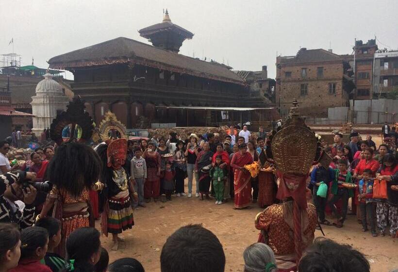 هتل Golden Gate Guest House