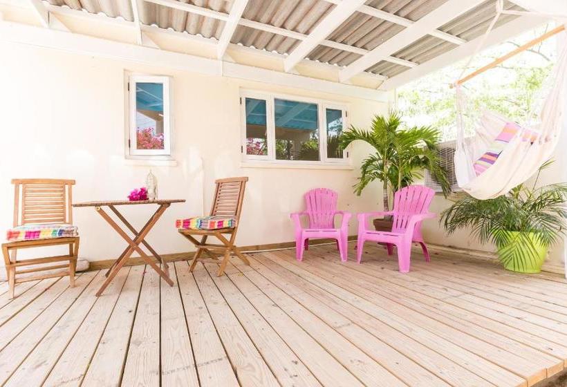 هتل Pauline S Apartments