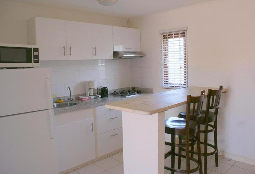 هتل Pauline S Apartments