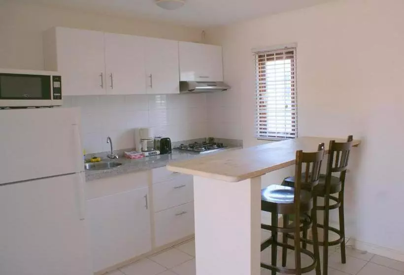 هتل Pauline S Apartments