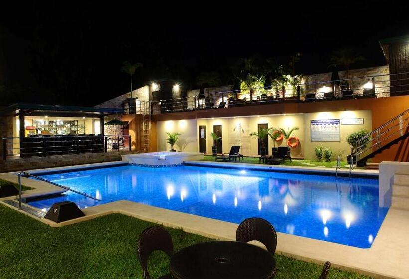 Queens Hotel Angeles City