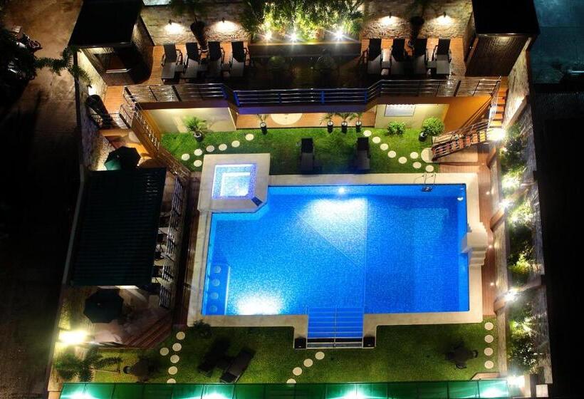 Queens Hotel Angeles City