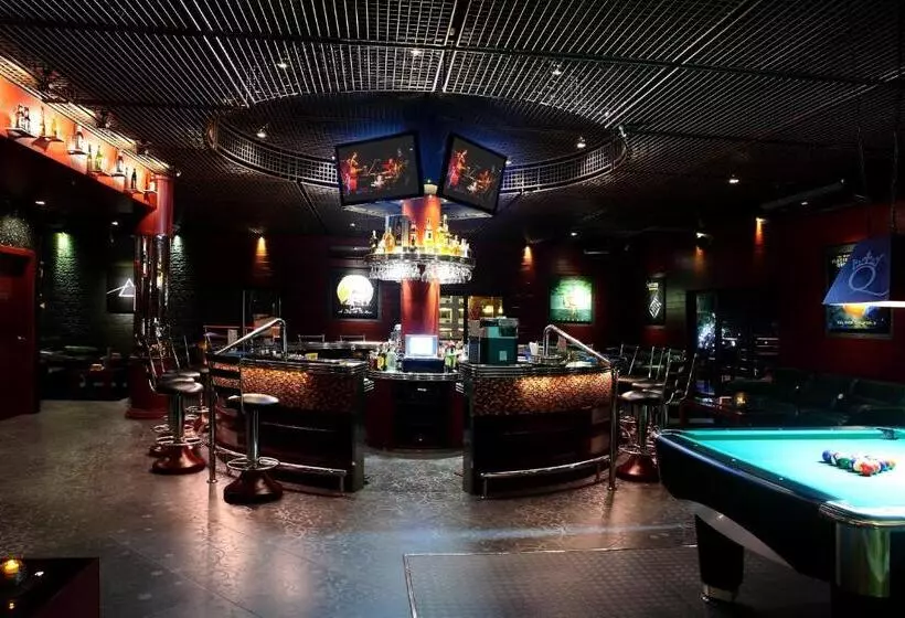 Queens Hotel Angeles City