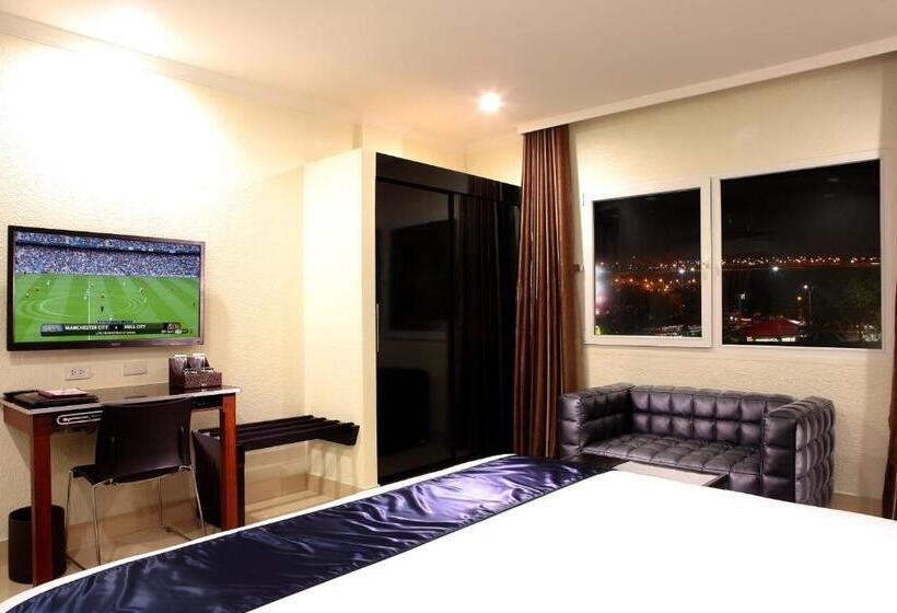 Queens Hotel Angeles City