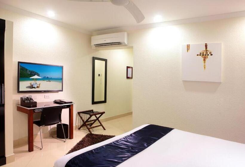 Queens Hotel Angeles City