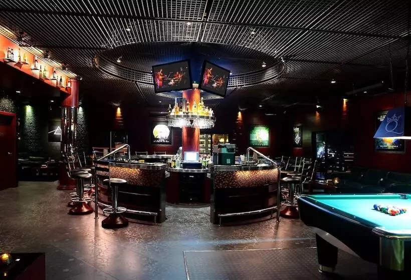 Queens Hotel Angeles City