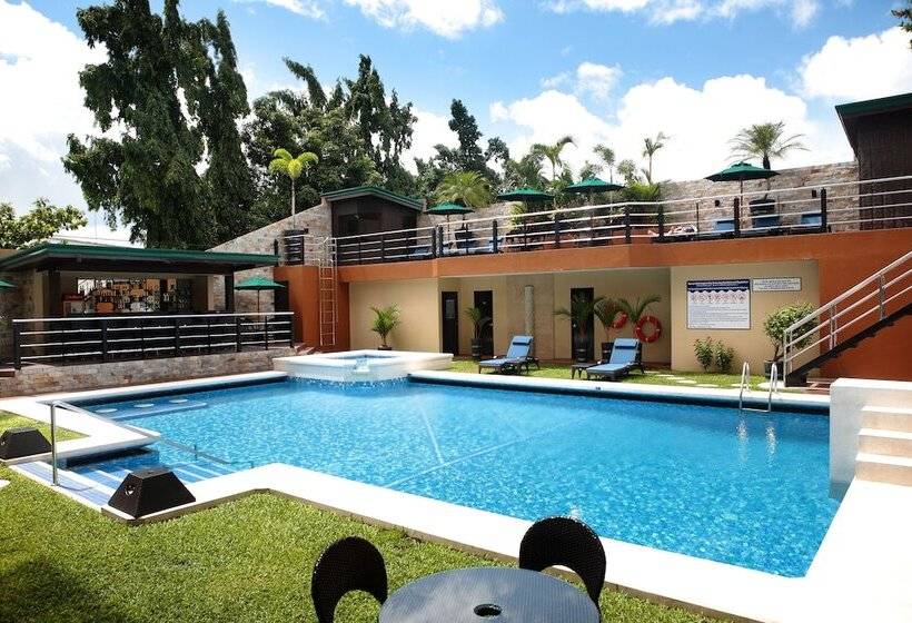 Queens Hotel Angeles City