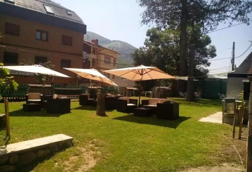 هتل Restaurante Parador De Felechosa