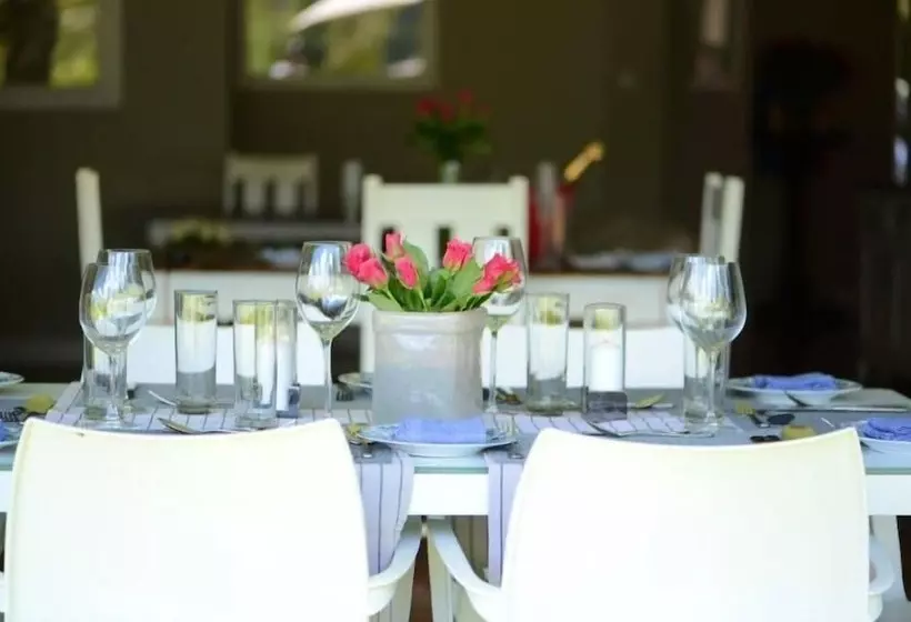 هتل Willow Lodge