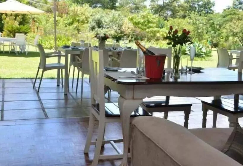 هتل Willow Lodge