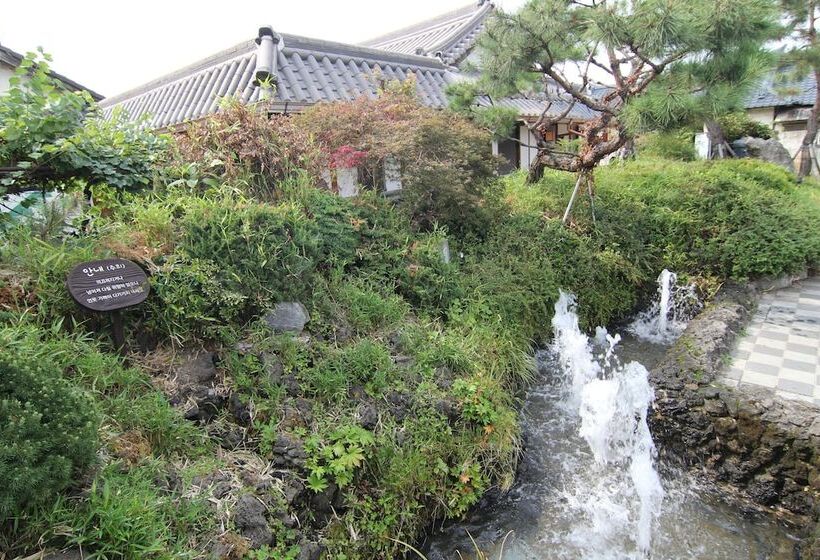 פנסיון Sungsim Hanok Guesthouse