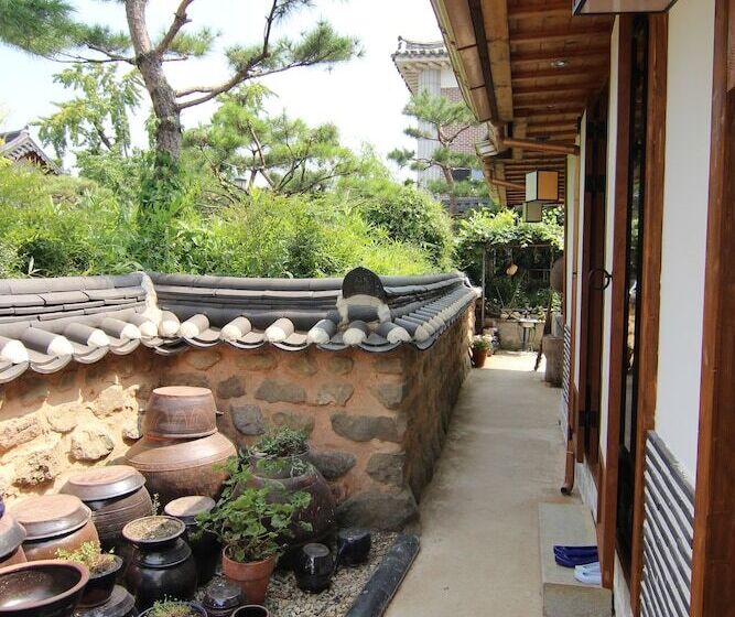 פנסיון Sungsim Hanok Guesthouse