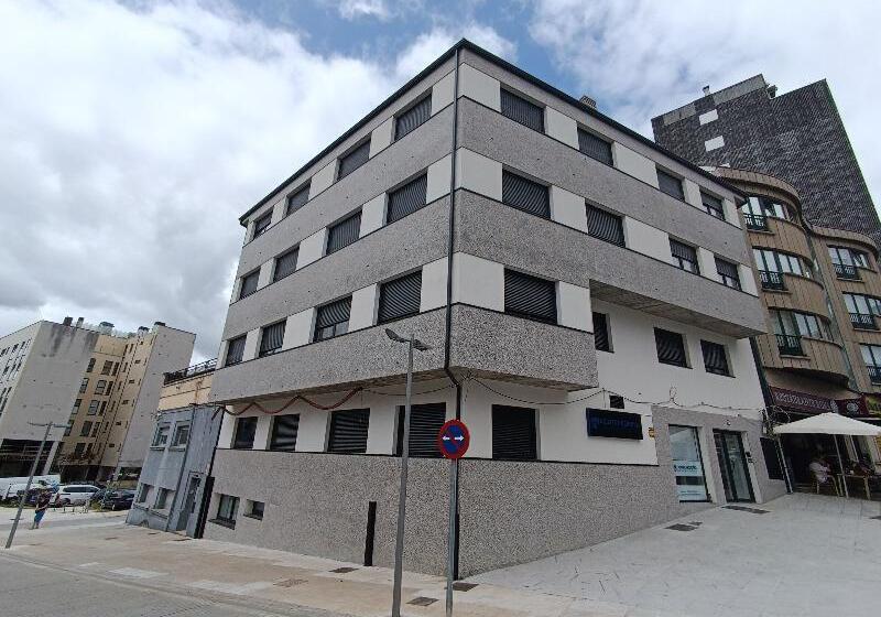 فندق Apartamentos Pontepedriña