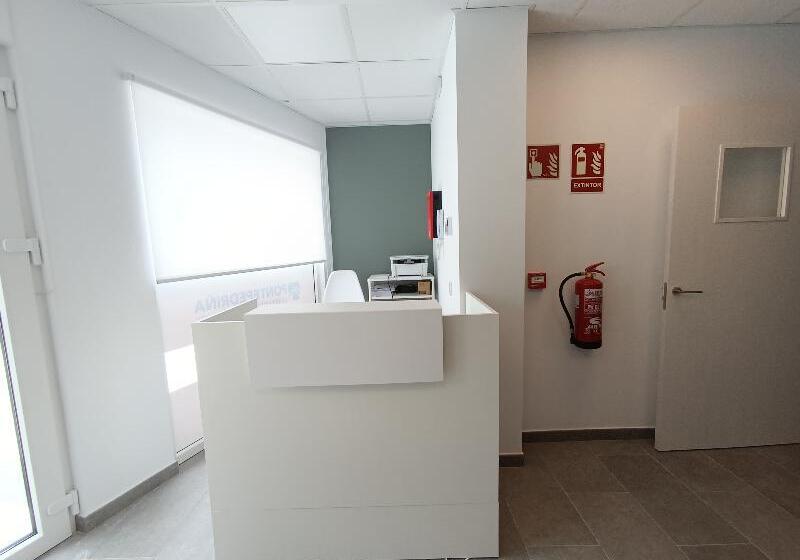 فندق Apartamentos Pontepedriña