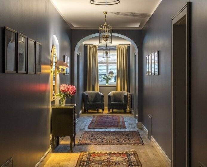 בית מלון כפרי Zamek Sarny