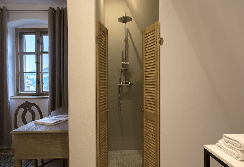 בית מלון כפרי Zamek Sarny